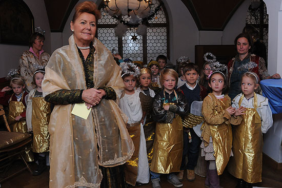 Er&ouml;ffnung 2011 mit Sch&uuml;lern der Klasse 1 Grundschule an der Rotbuchenstra&szlig;e, M&uuml;nchen  (Foto: Ingrid Grossmann)